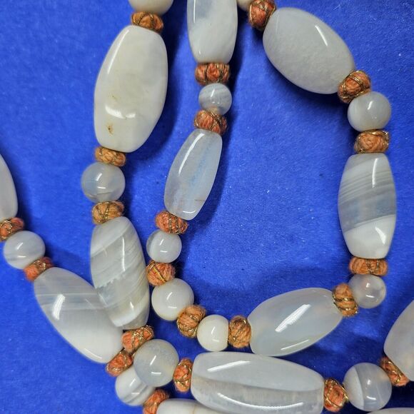 White Chalcedony Agate Necklace 47" Beaded Hand Knotted Semi Precious Stones Vtg - Picture 4 of 6